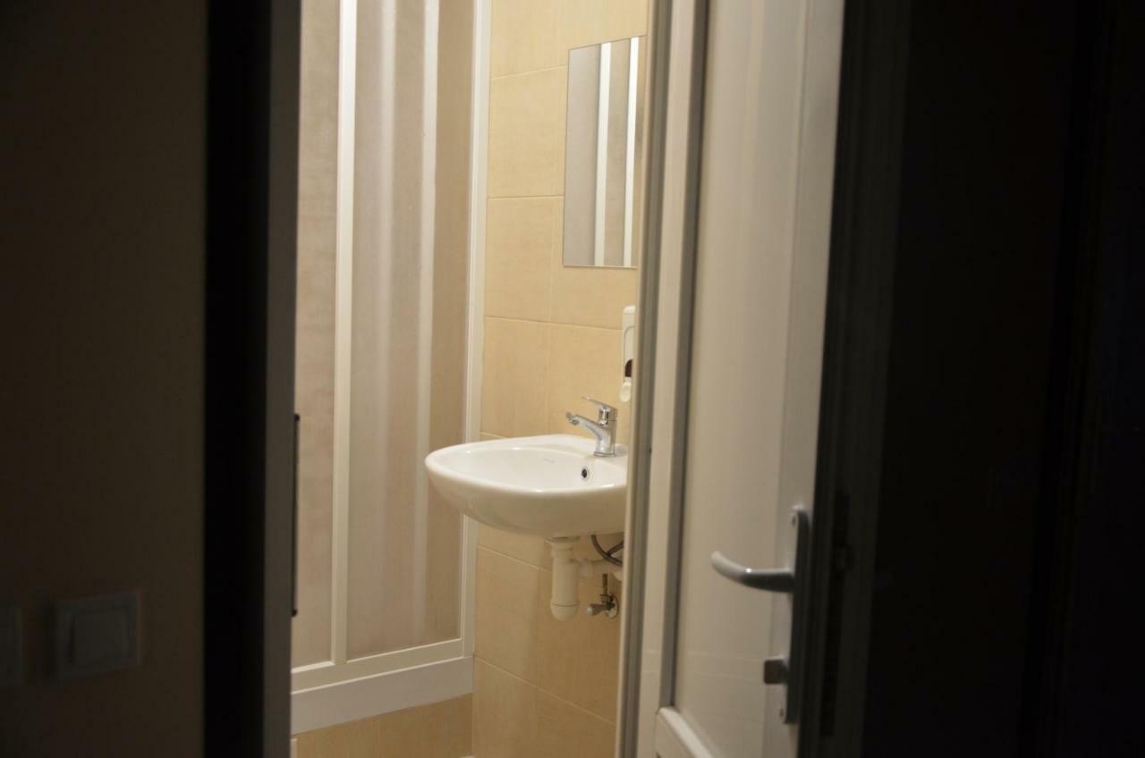 Hostel Vshokoladi Kijev Kültér fotó